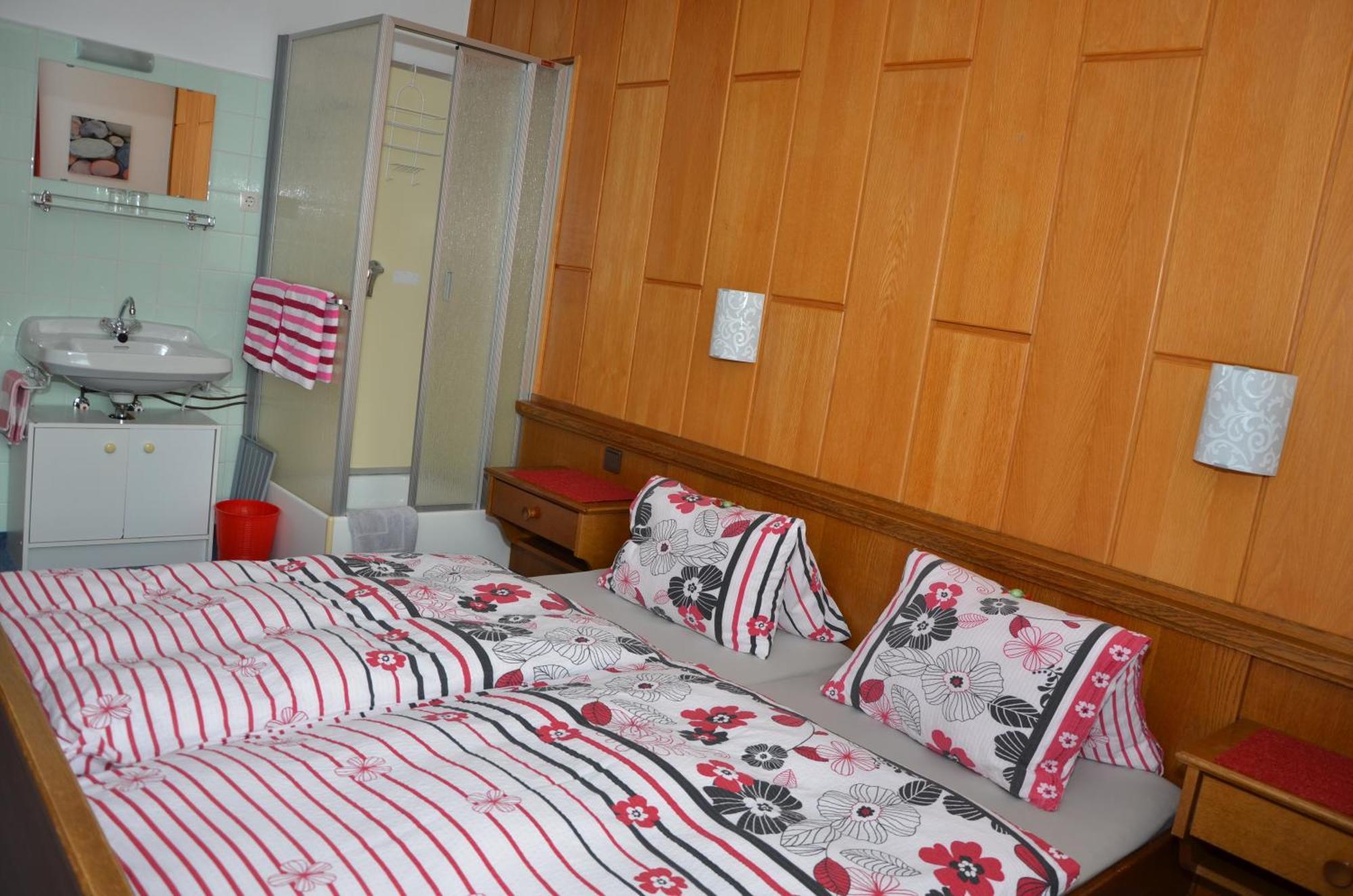 Haus Dachstein Schnitzer Hotel Eben Im Pongau Room photo
