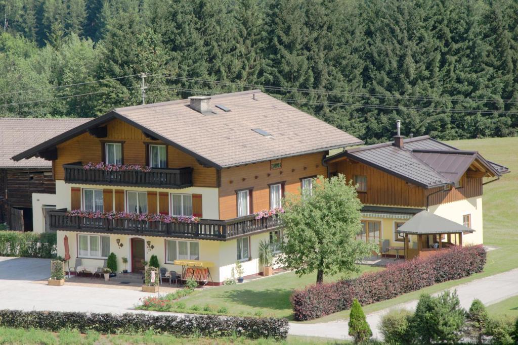 Haus Dachstein Schnitzer Hotel Eben Im Pongau Exterior photo